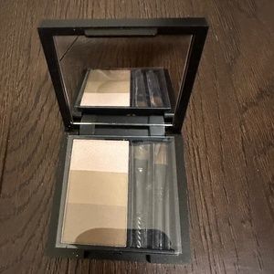 MAC Great Brows All in one Brow Kit - new in box